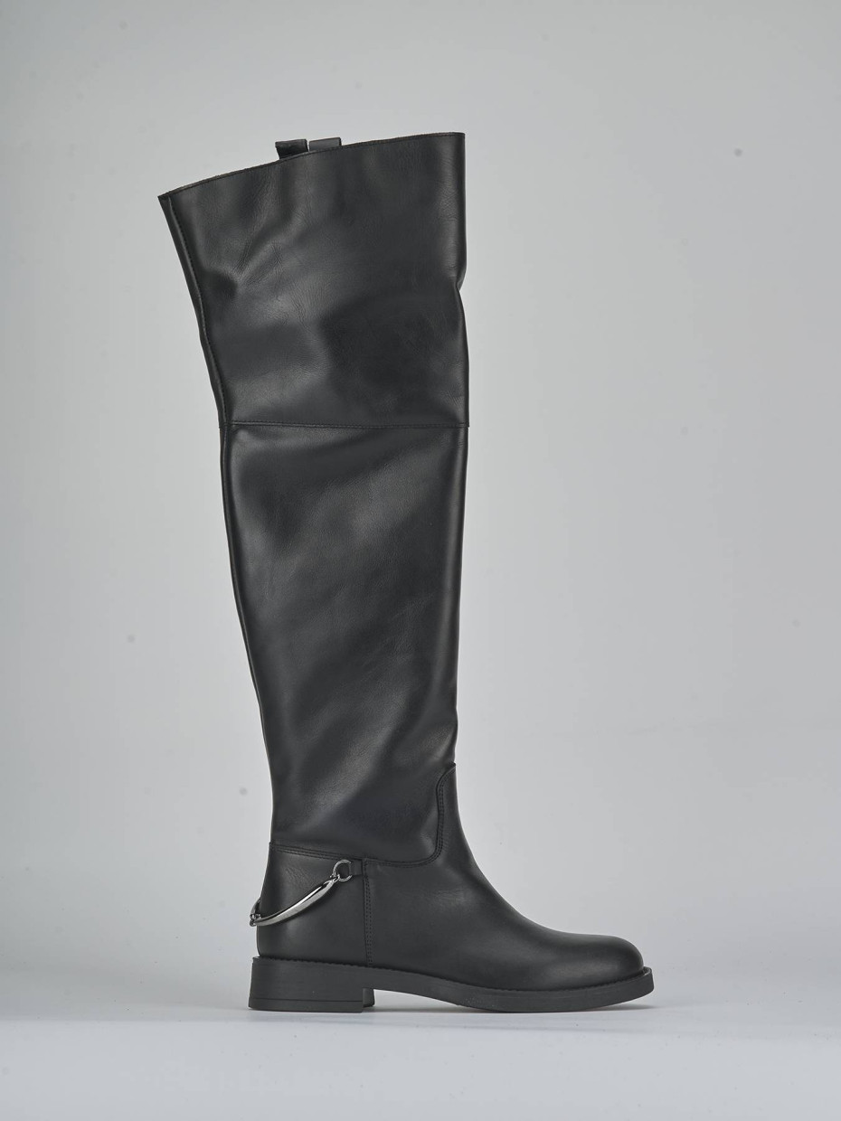 Low heel boots heel 2 cm black leather