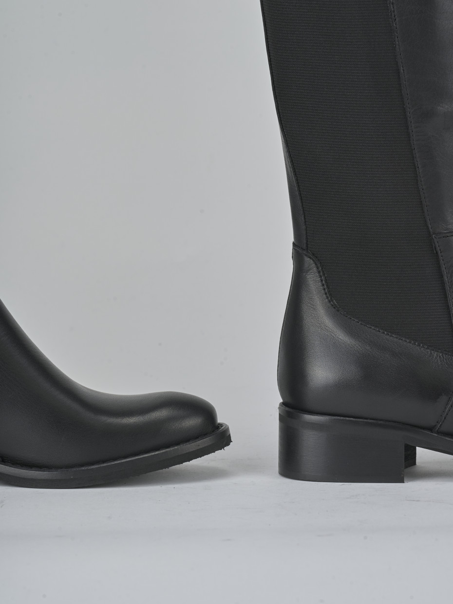 Low heel boots heel 3 cm black leather
