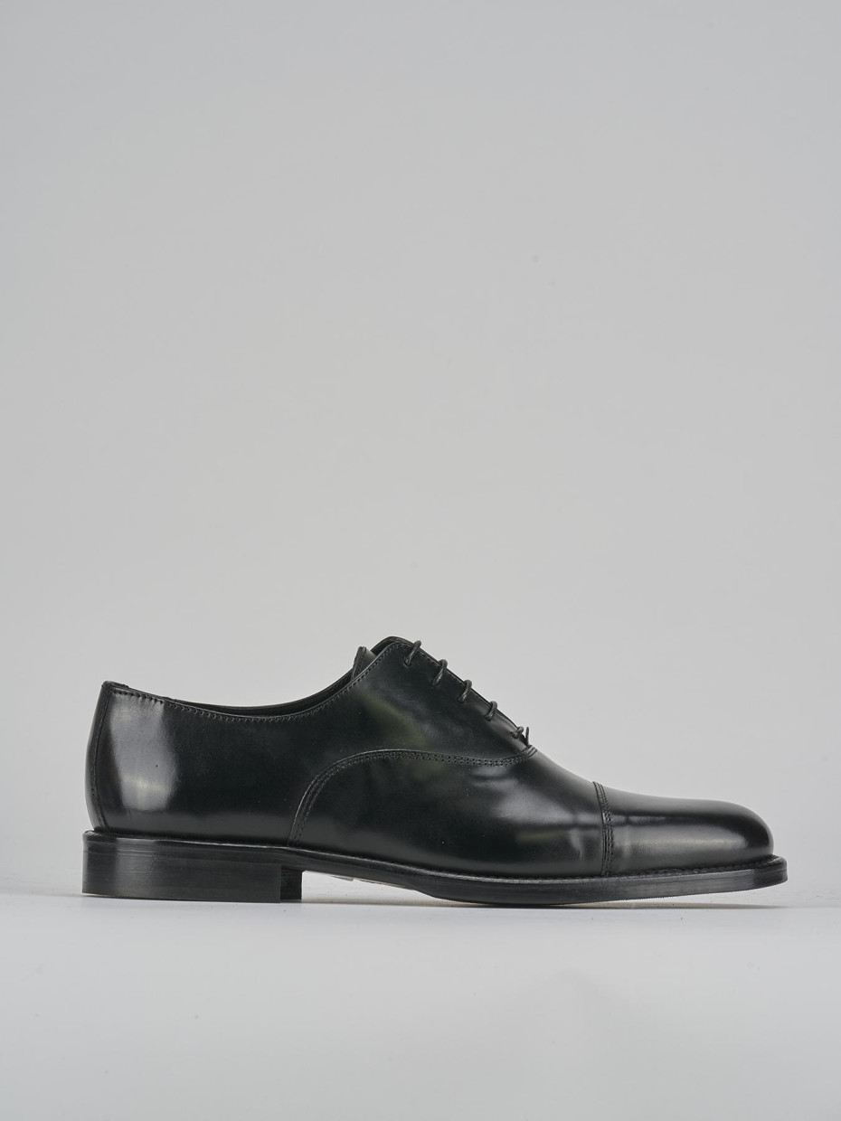 Zapatos de cordones negro cuero