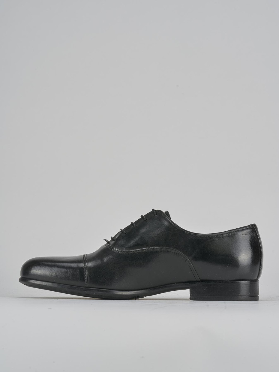 Stringate pelle nero
