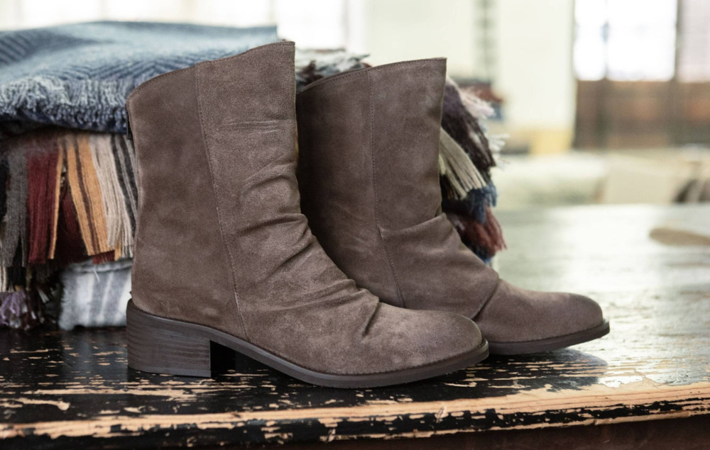 High heel ankle boots heel 5 cm beige suede