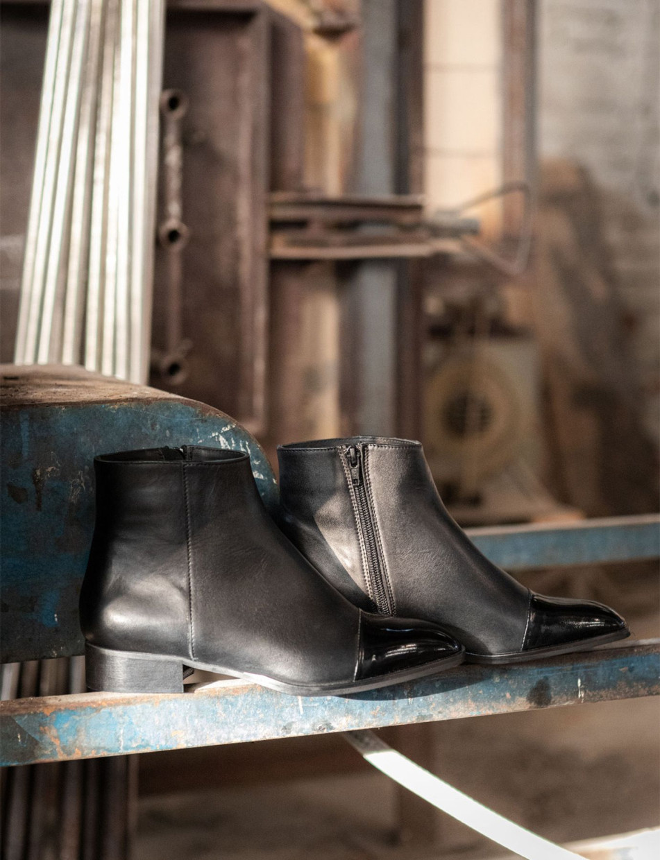 Low heel ankle boots heel 3 cm black leather