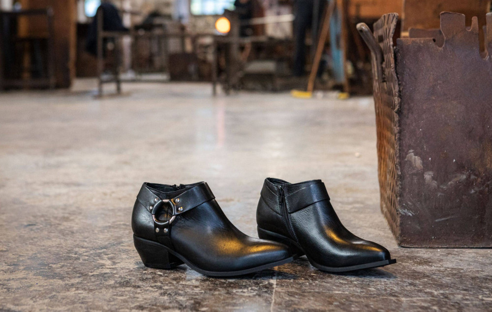 Botines de tacón bajo tacón 4 cm negro cuero