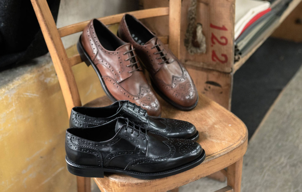Zapatos de cordones negro cuero