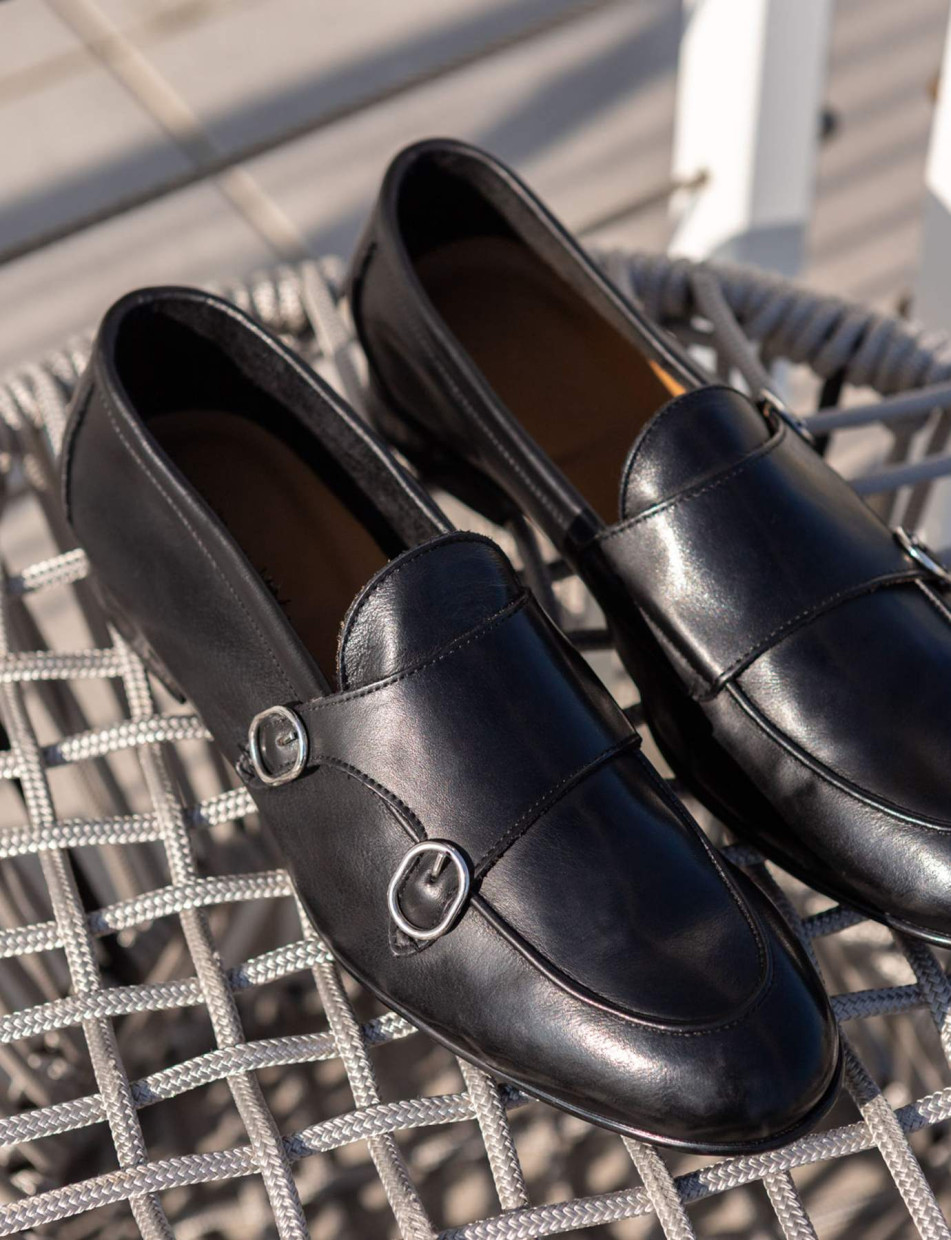 Loafers black leather