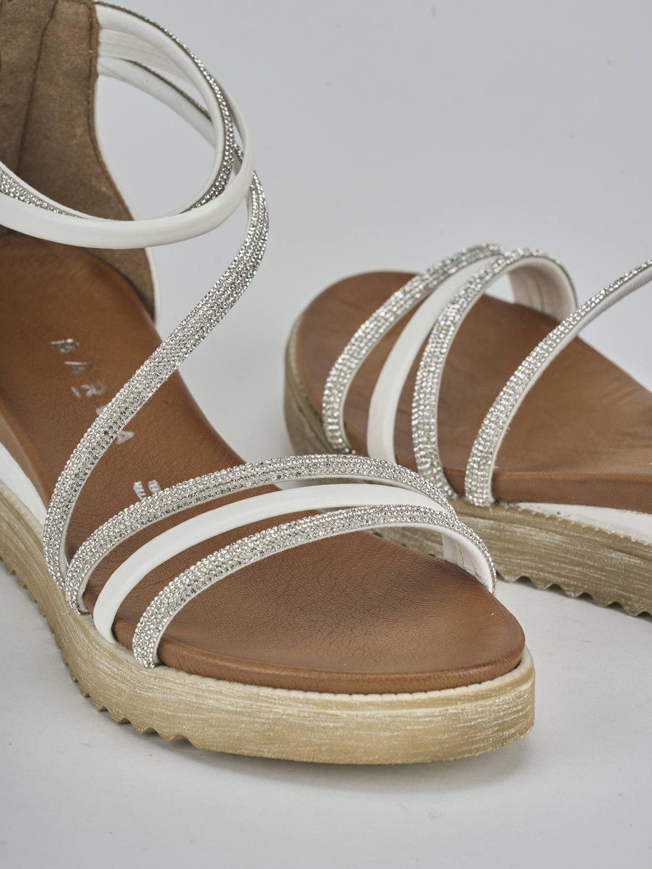 Sandalias de tacón bajo tacón 2 cm blanco cuero