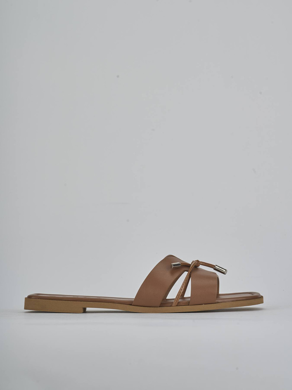 Slippers heel 1 cm brown leather