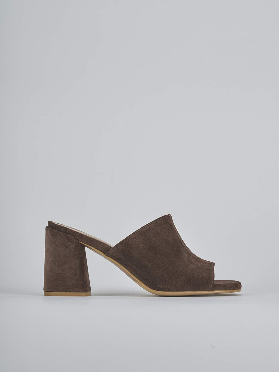 Mules tacón 7 cm marrón oscuro ante