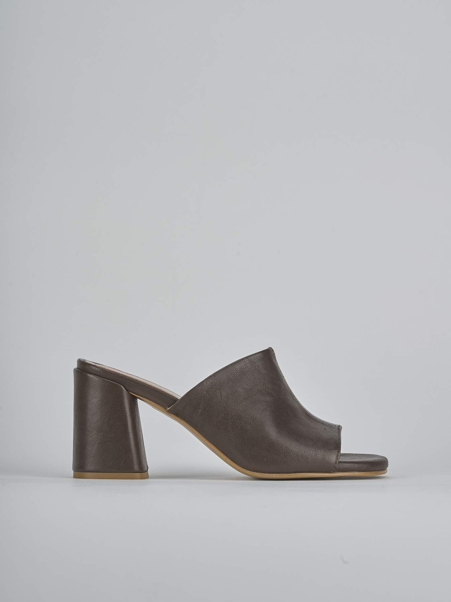 Mules tacón 7 cm marrón oscuro cuero