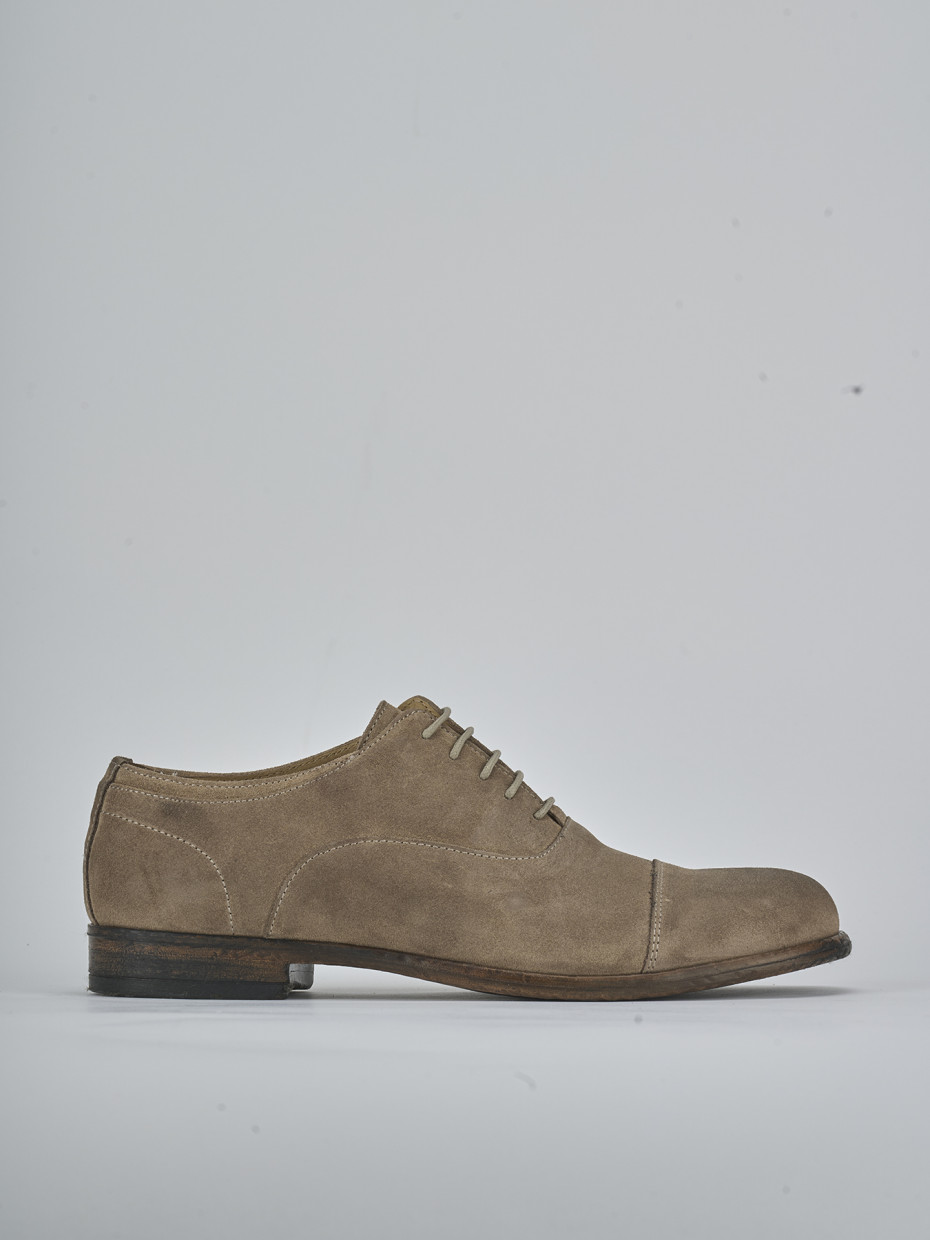 Zapatos de cordones beis ante