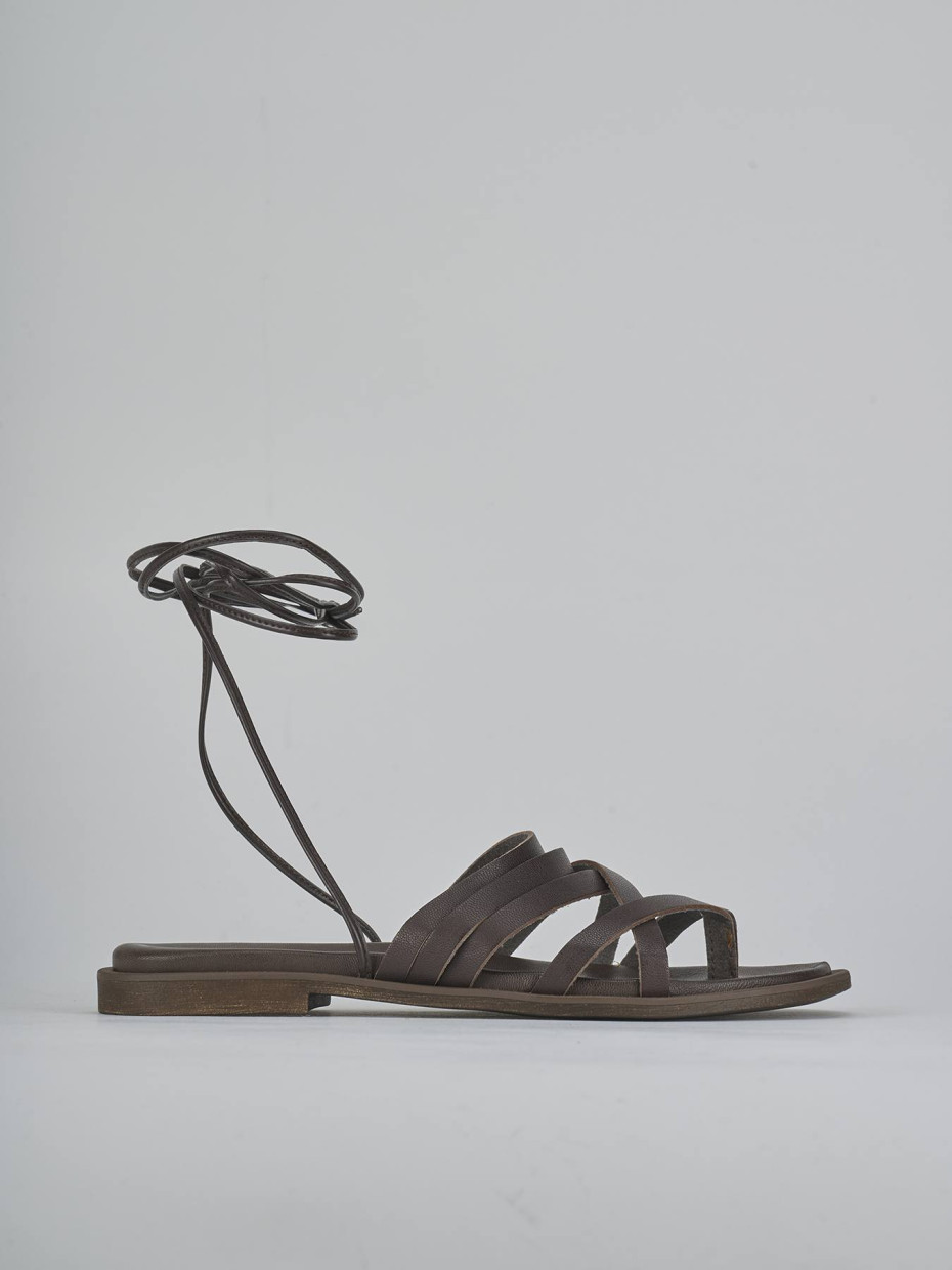 Sandalias de tacón bajo tacón 1 cm marrón oscuro cuero
