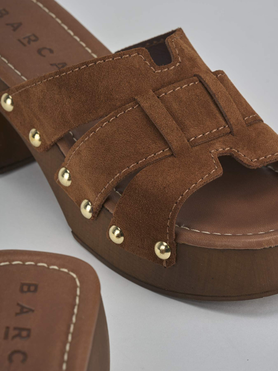 Mules tacón 6 cm marrón ante