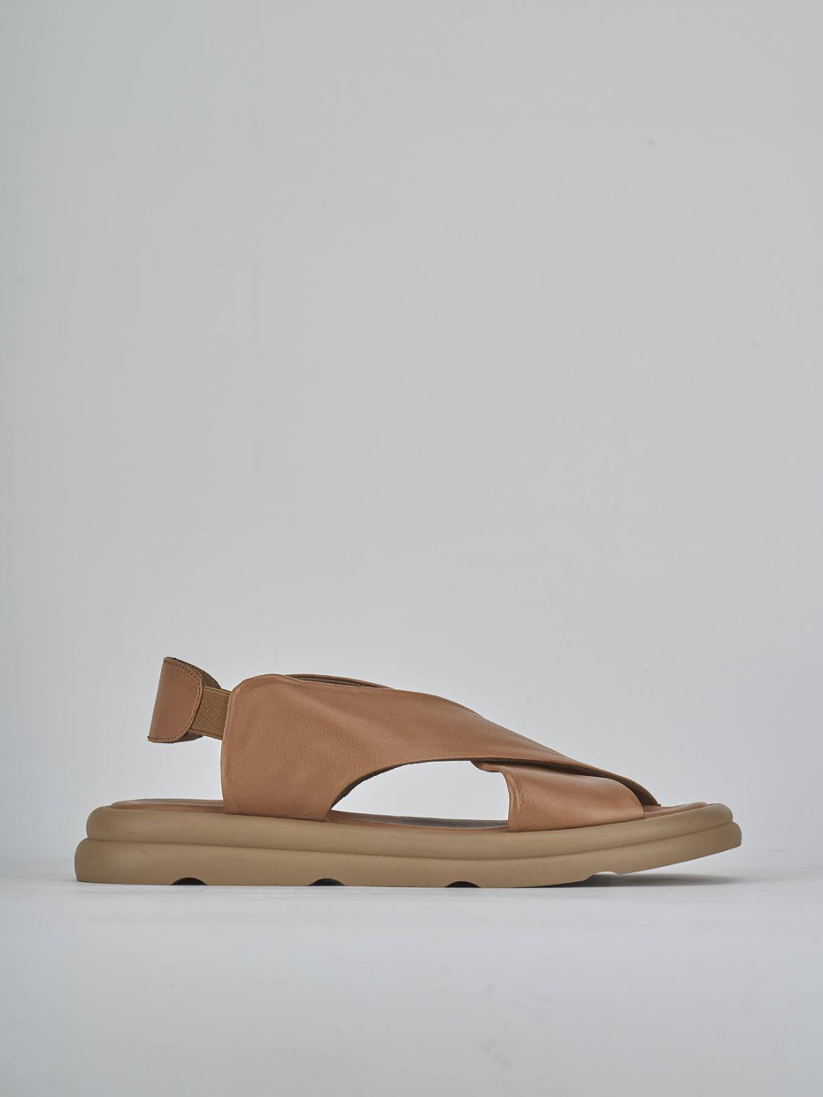Low heel sandals heel 3 cm brown leather