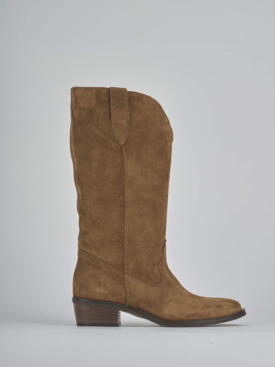 Botas de tacón bajo tacón 3 cm marrón ante