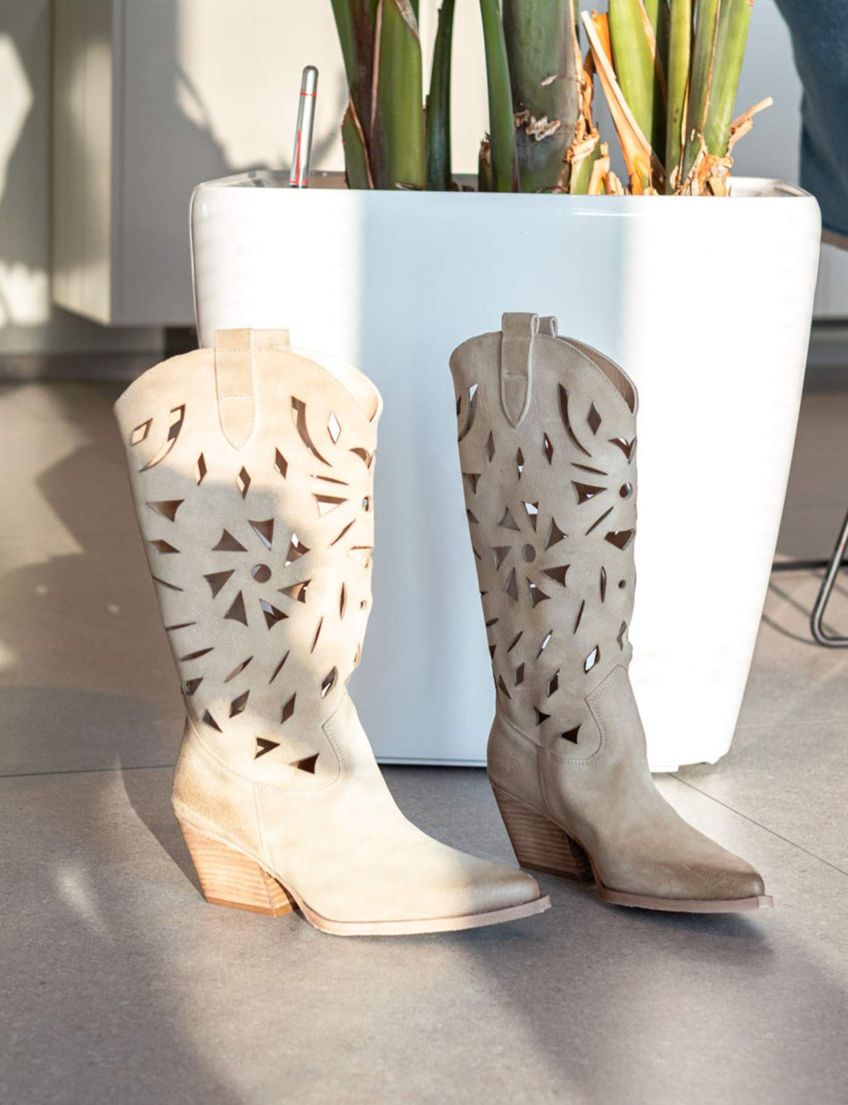 Stivali tacco 6cm camoscio beige