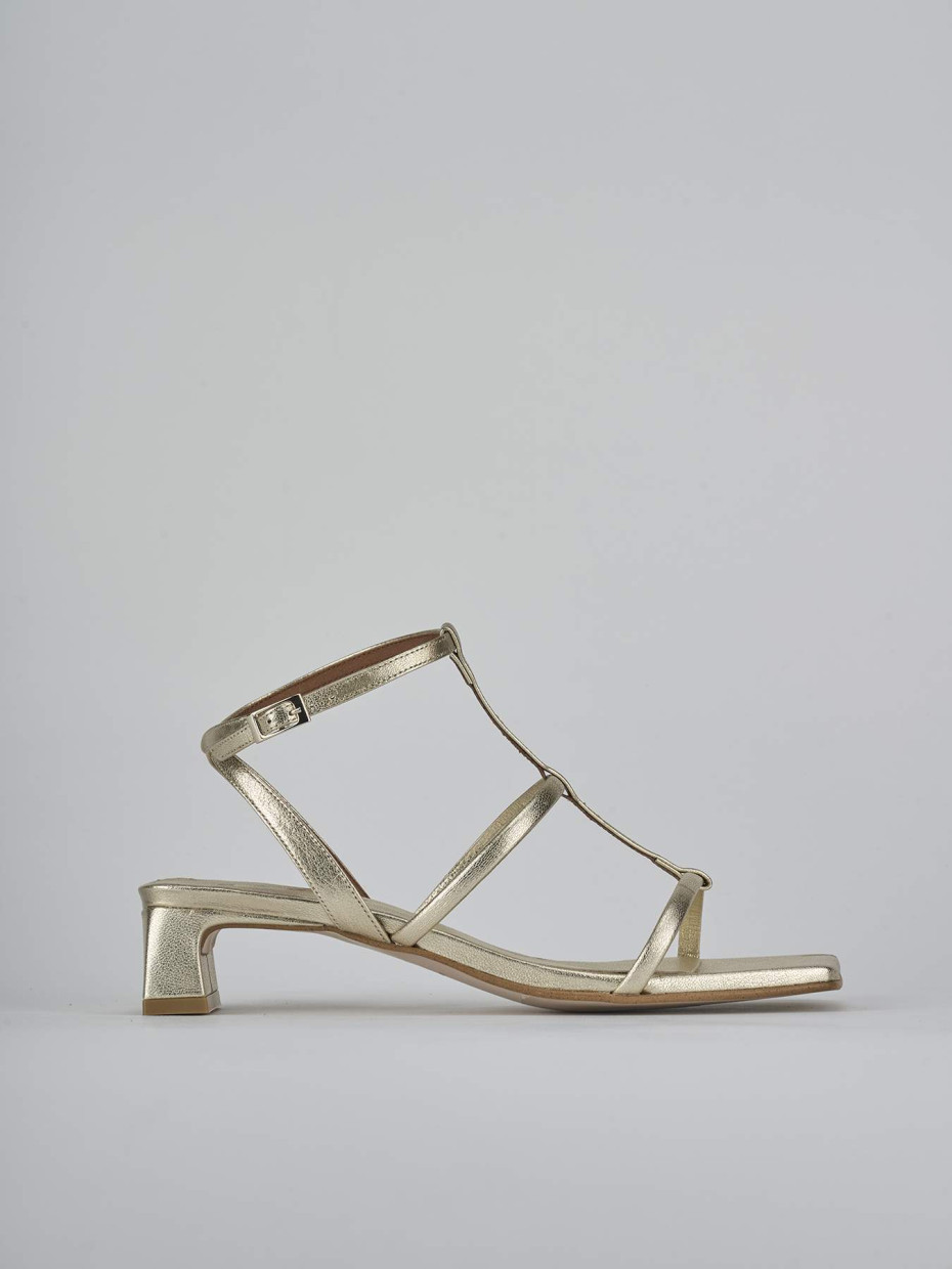 Low heel sandals heel 4 cm gold leather