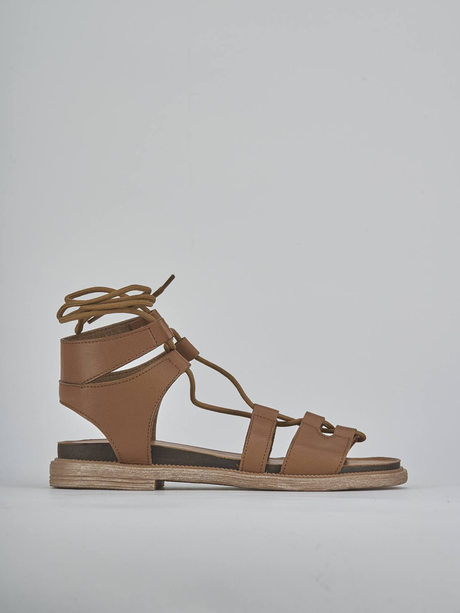 Sandalias de tacón bajo tacón 1 cm marrón cuero