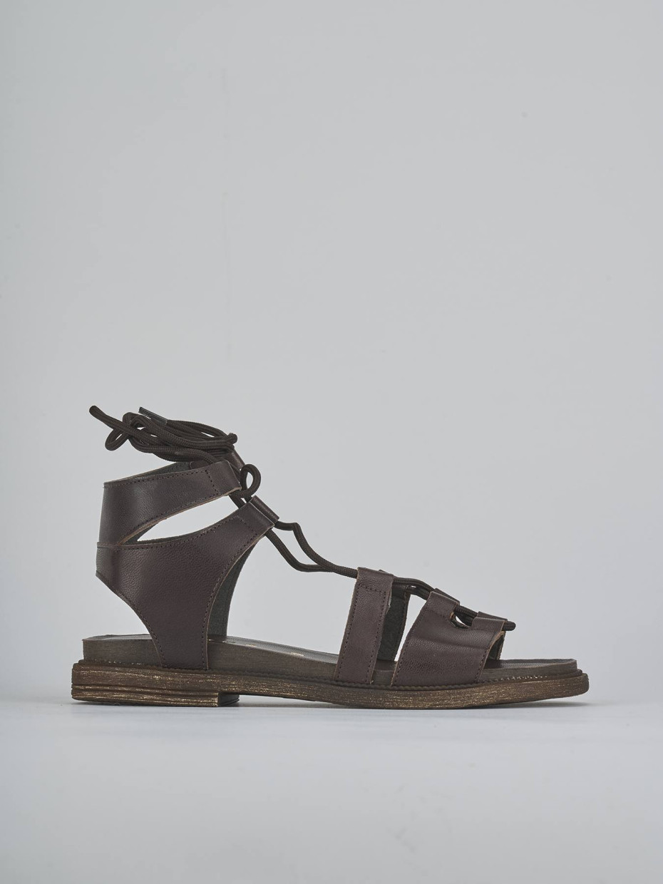 Sandalias de tacón bajo tacón 1 cm marrón oscuro cuero