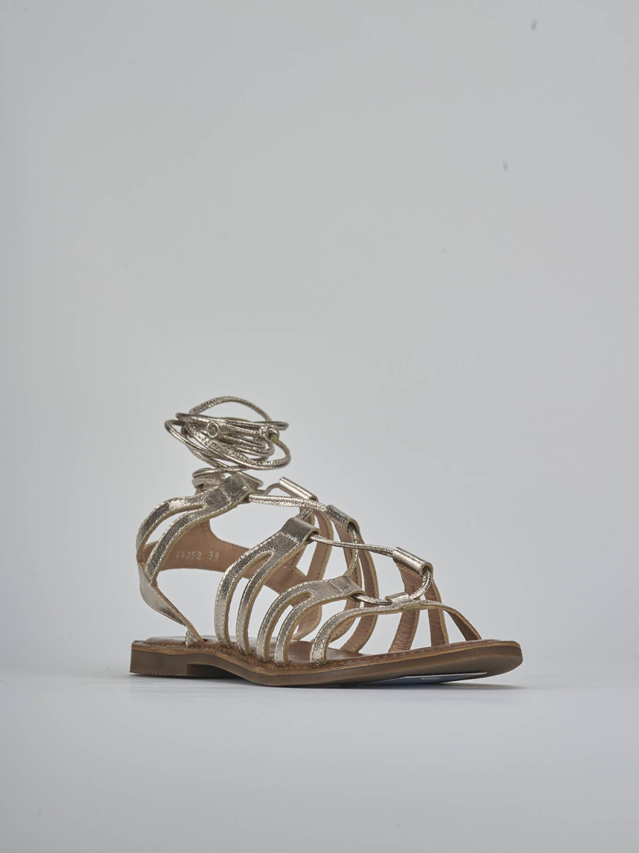 Sandalias de tacón bajo tacón 1 cm oro cuero