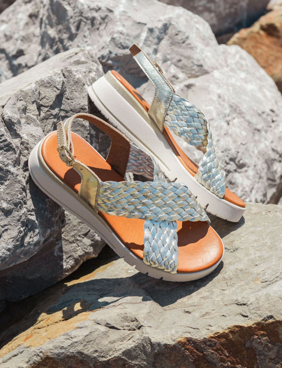 Wedge heels heel 2 cm gold leather