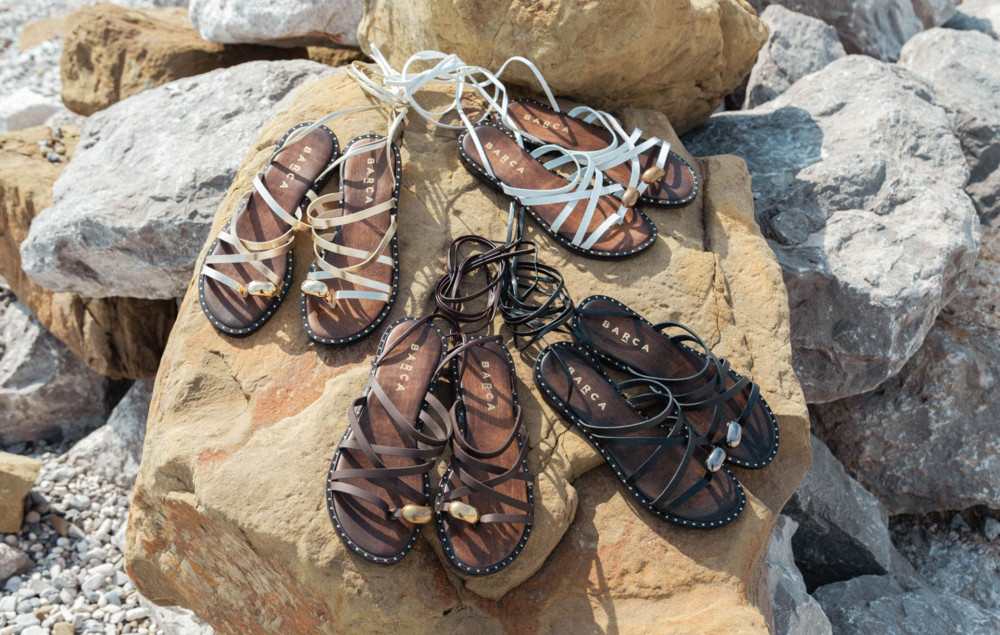 Sandalias de tacón bajo tacón 1 cm negro cuero