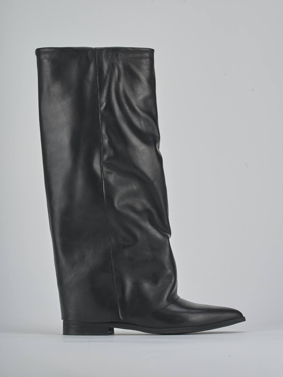 Low heel boots heel 2 cm black leather