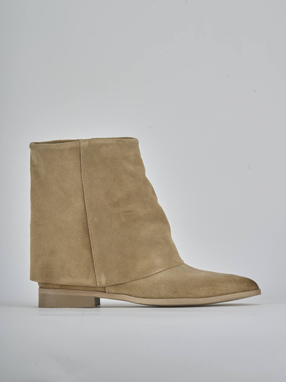 Botines de tacón bajo tacón 1 cm marrón ante