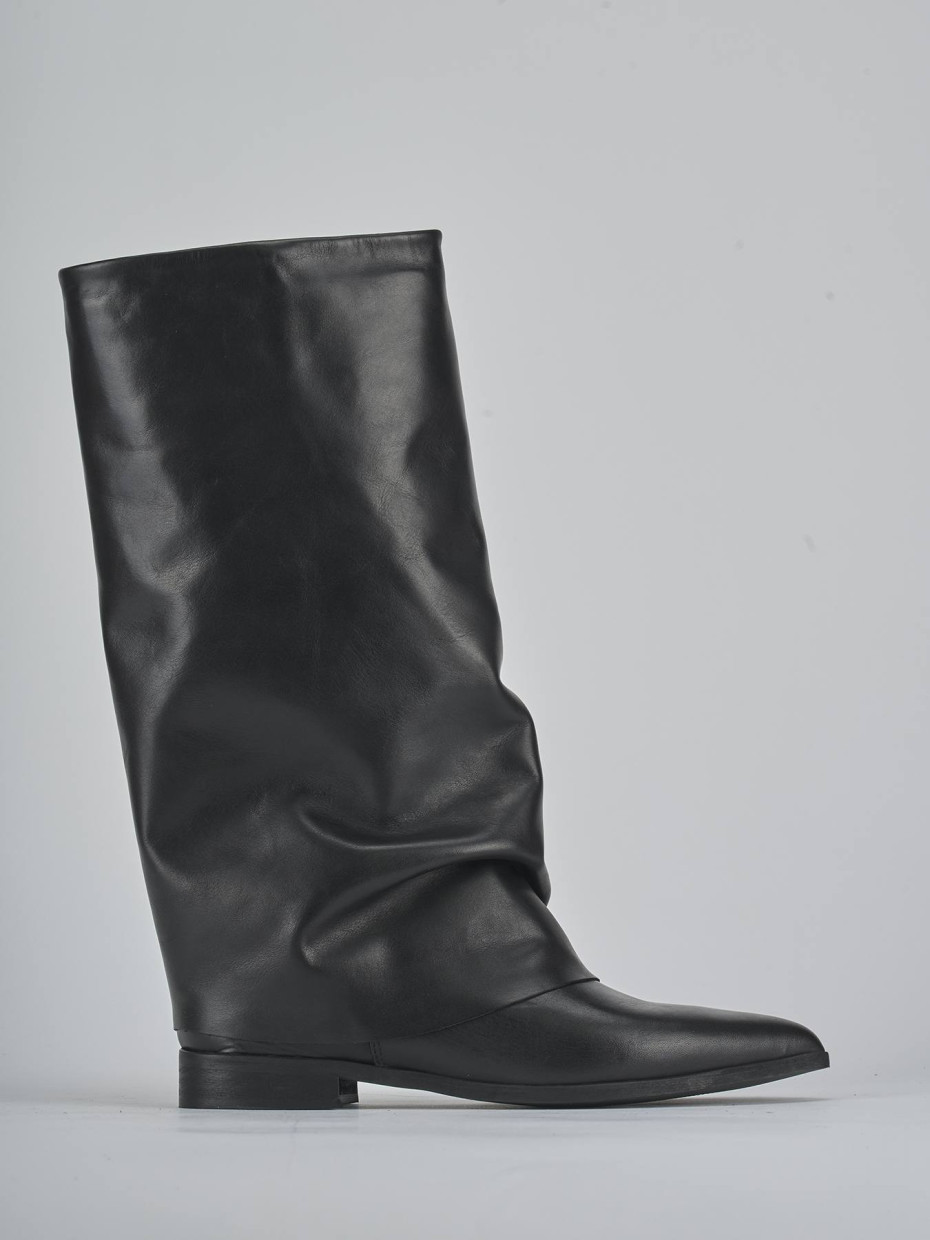 Low heel boots heel 2 cm black leather