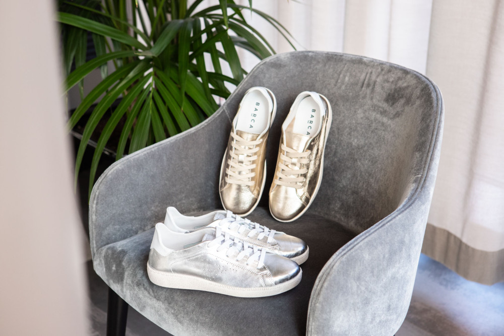 Zapatillas deportivas plata laminado