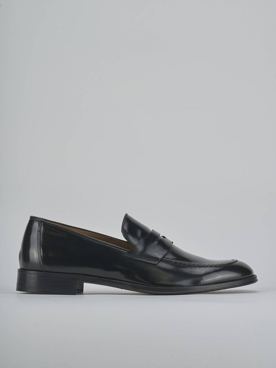 Mocasines negro cuero