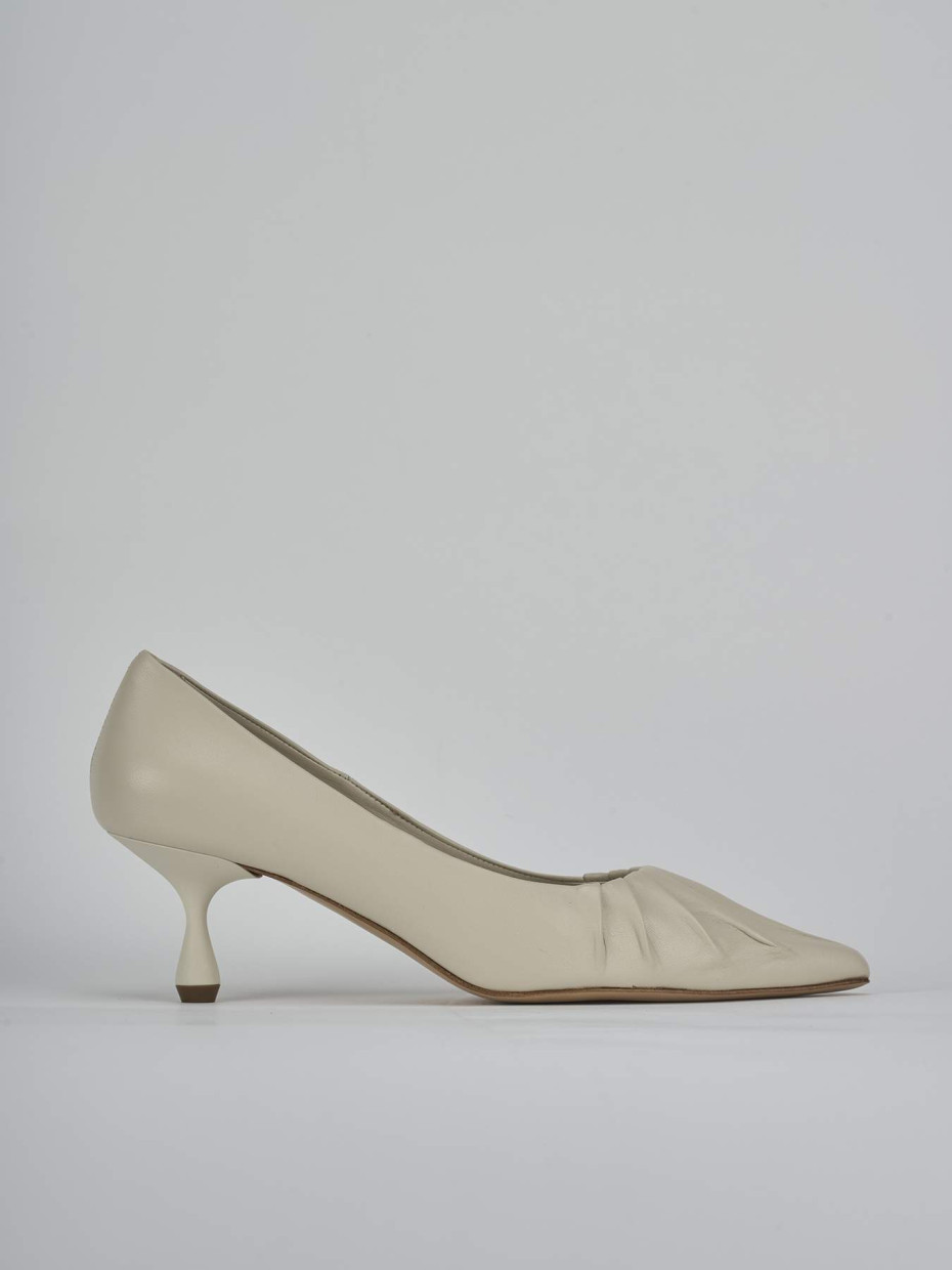 Zapatos de salón tacón 5 cm beis cuero