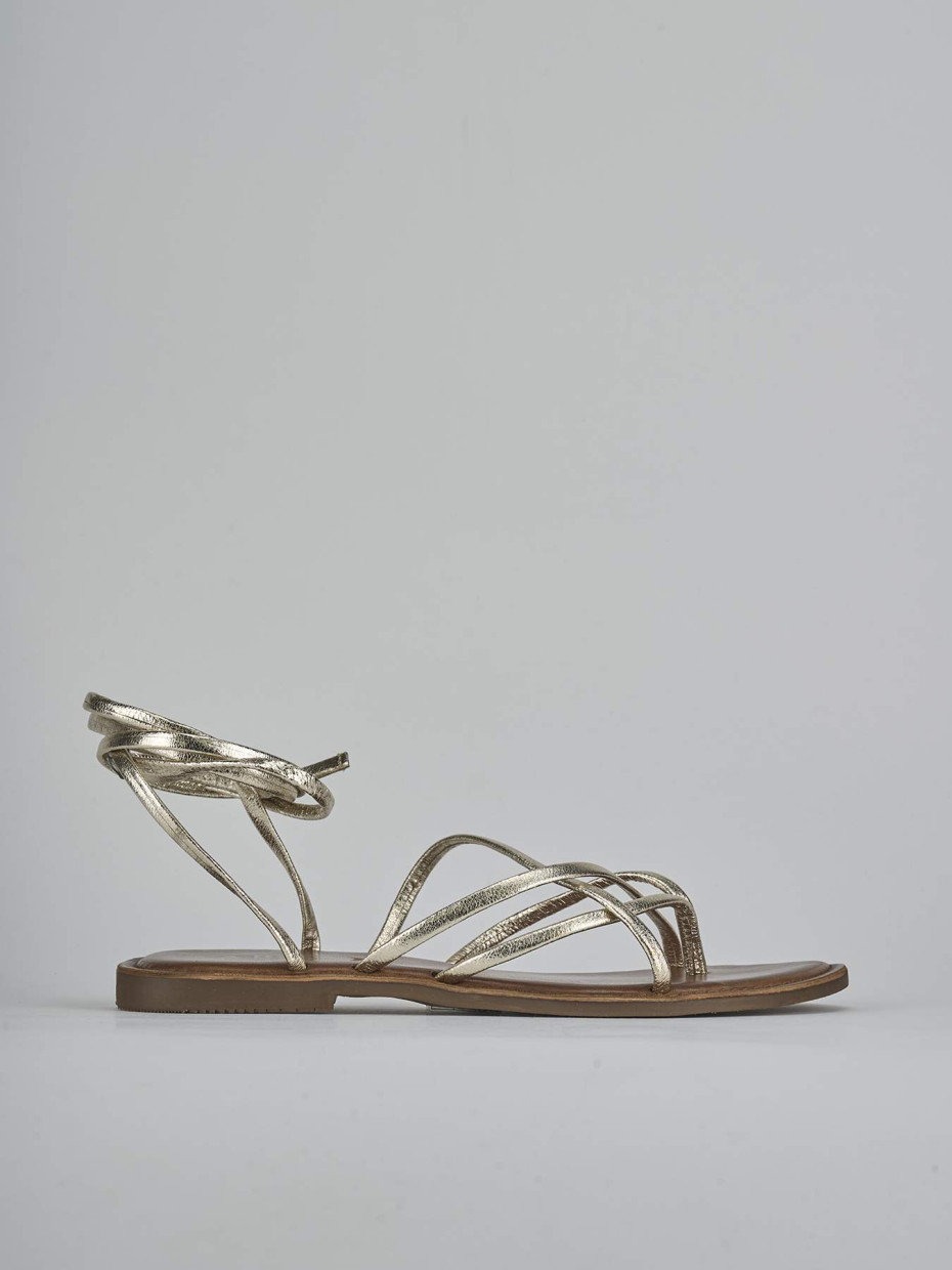 Sandalias de tacón bajo tacón 1 cm oro cuero