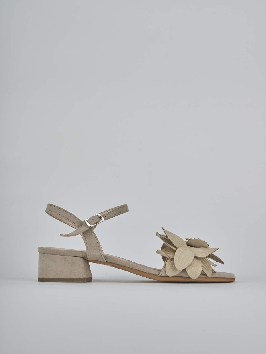 Sandalias de tacón bajo tacón 3 cm beis ante