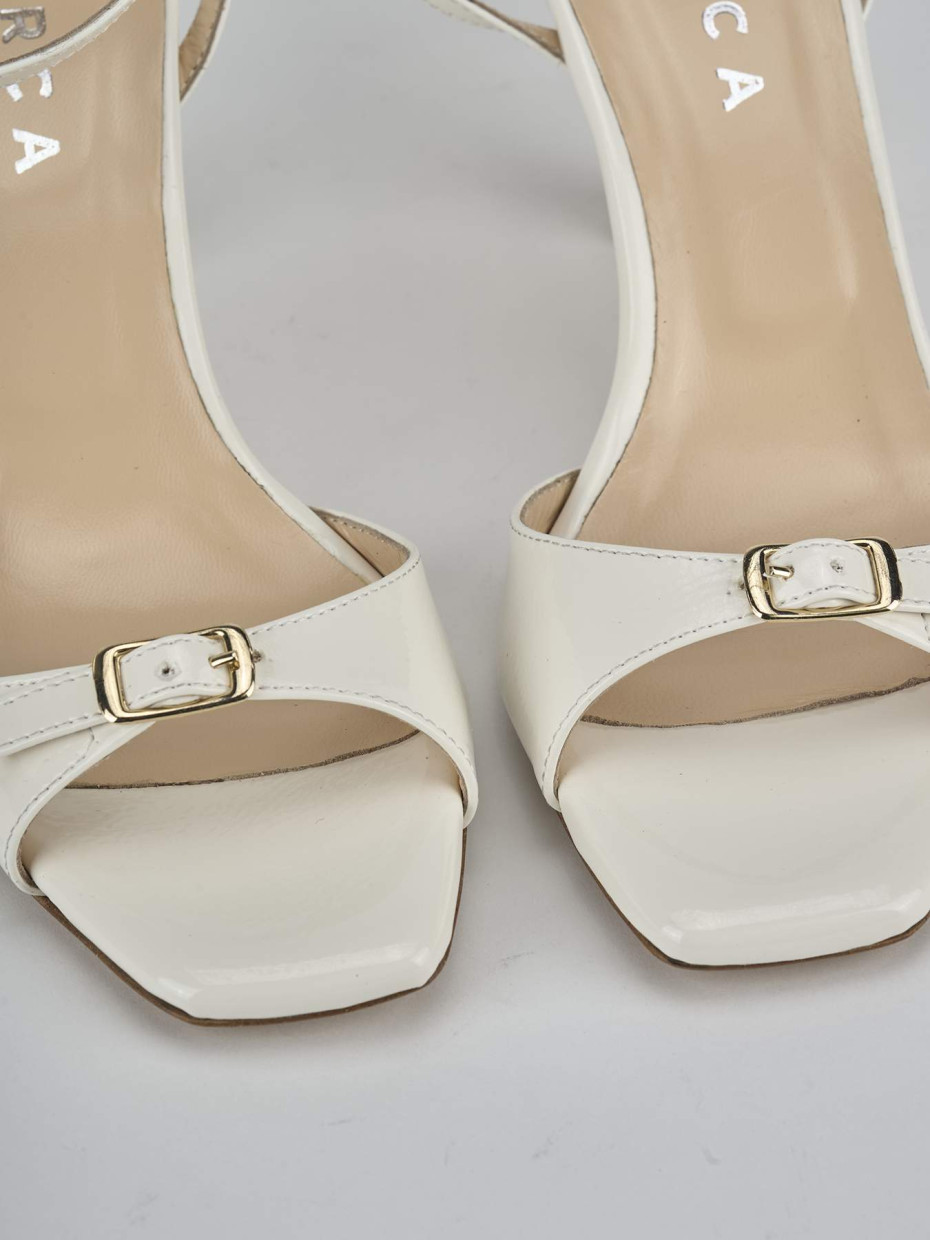 Sandalias de tacón alto tacón 7 cm blanco charol