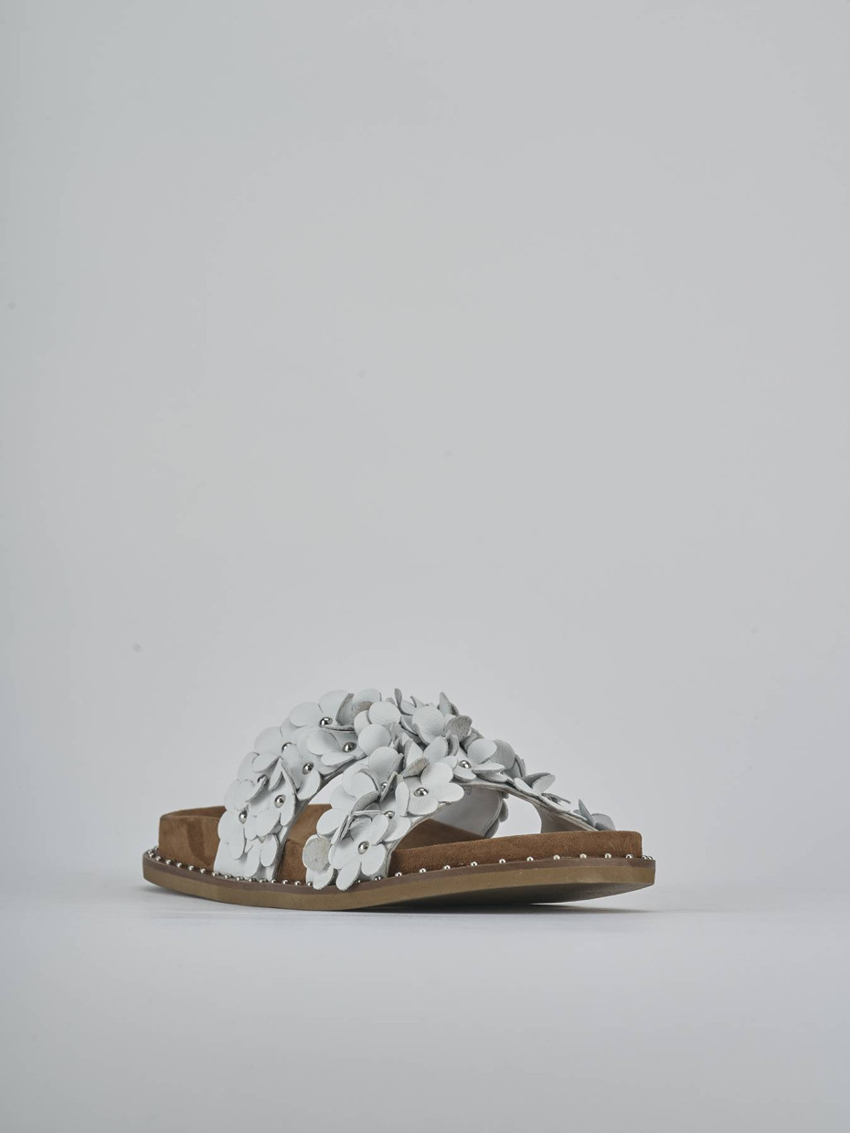 Slippers heel 1 cm white leather