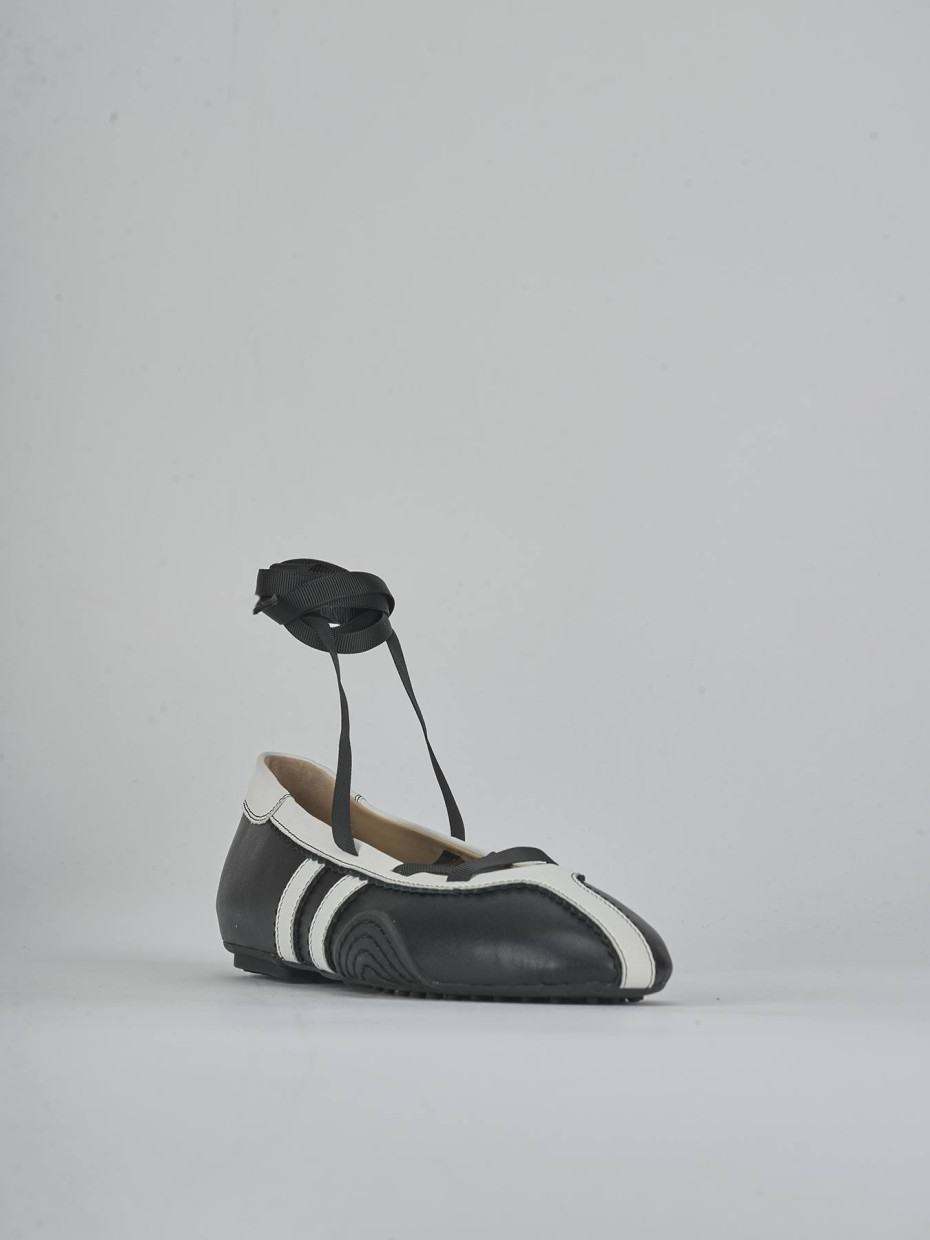 Flat shoes heel 1 cm black leather