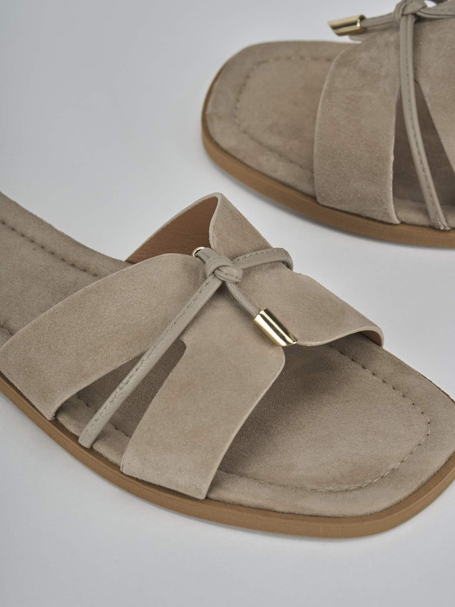 Slippers heel 1 cm beige suede