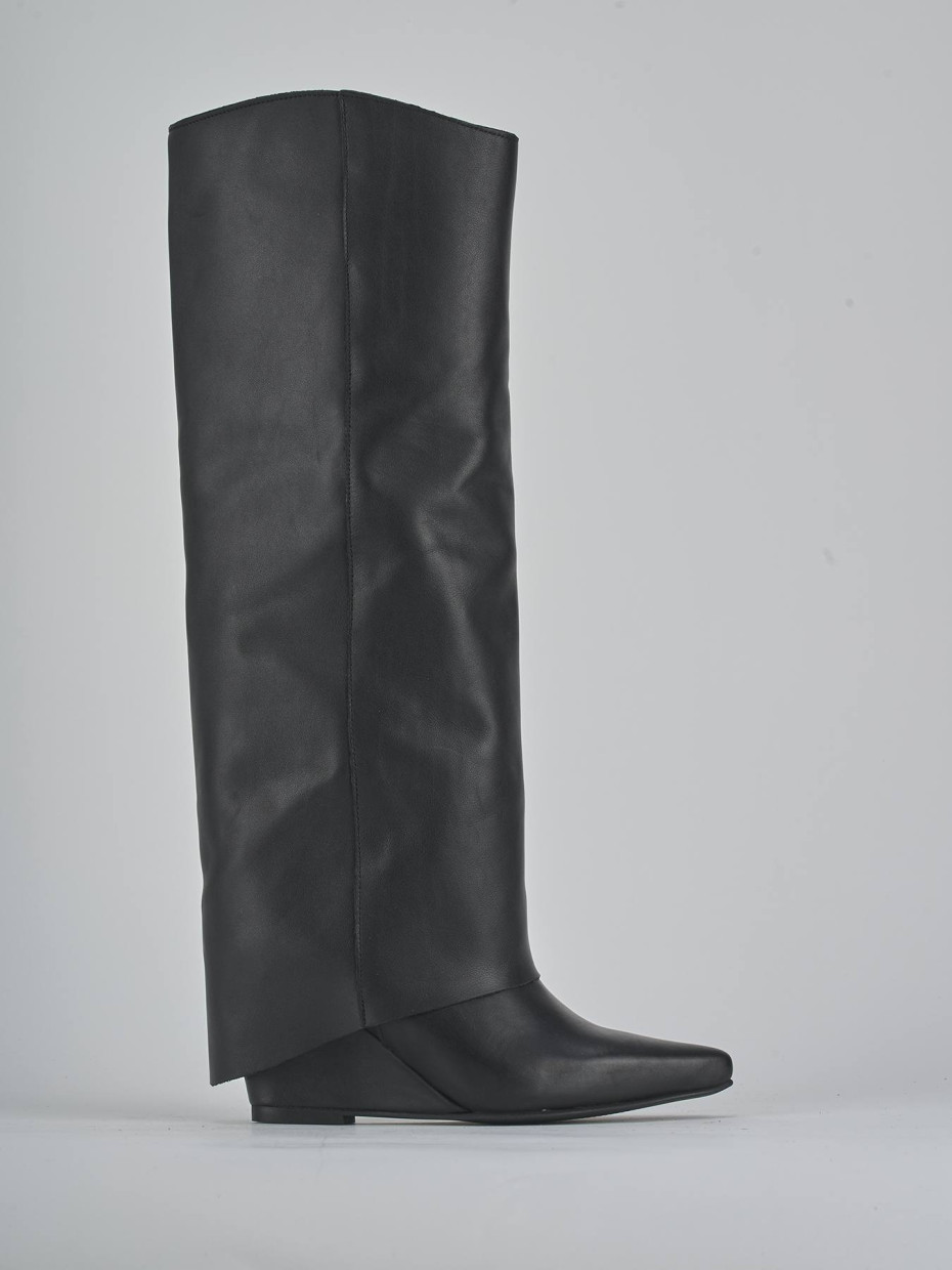 Low heel boots heel 4 cm black leather