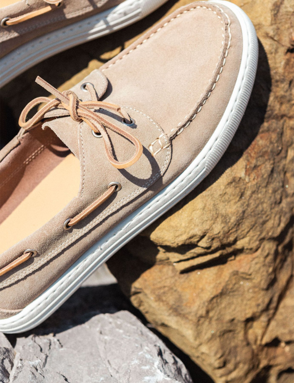 Lace-up shoes beige suede