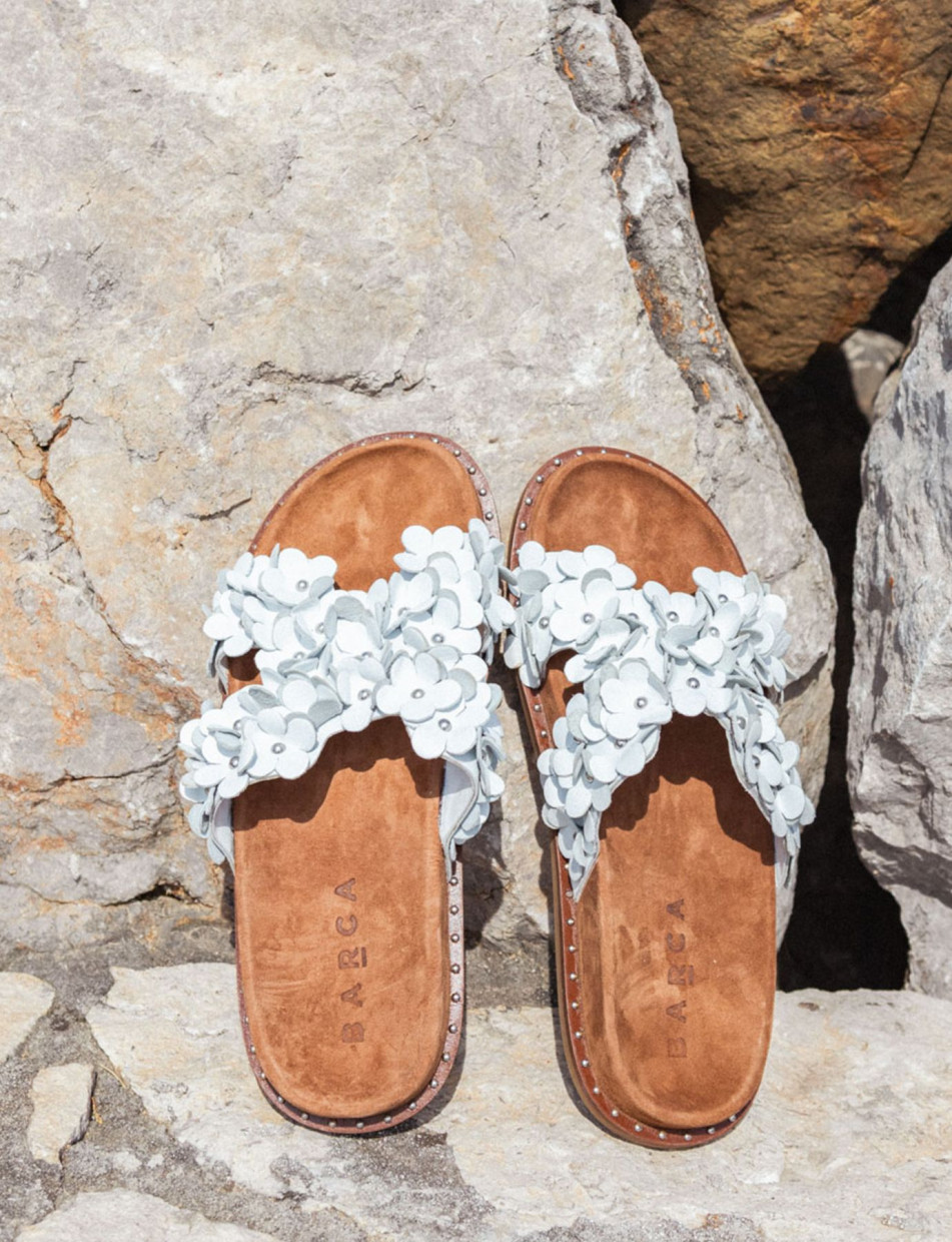 Slippers heel 1 cm white leather