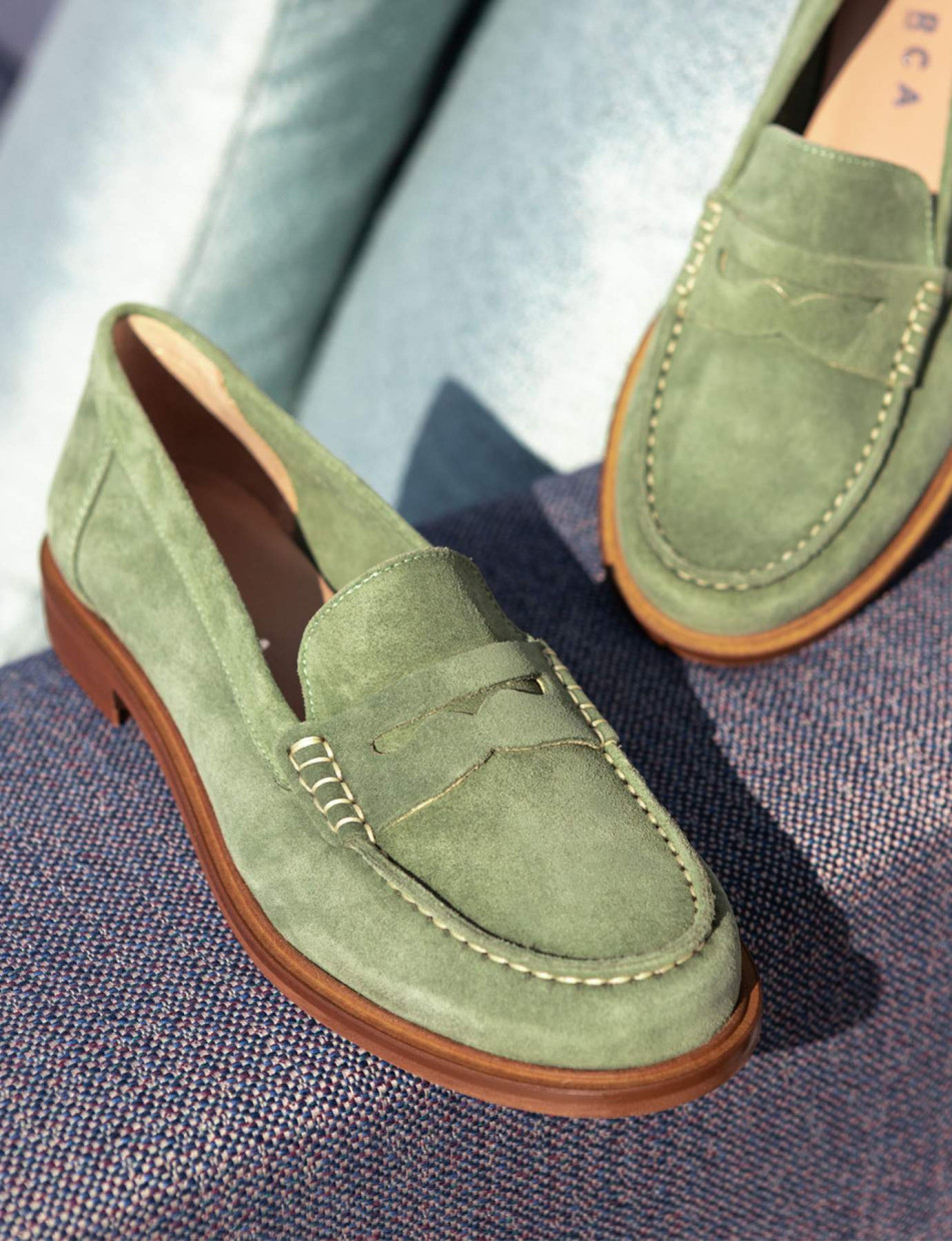 Mocasines tacón 1 cm verde ante