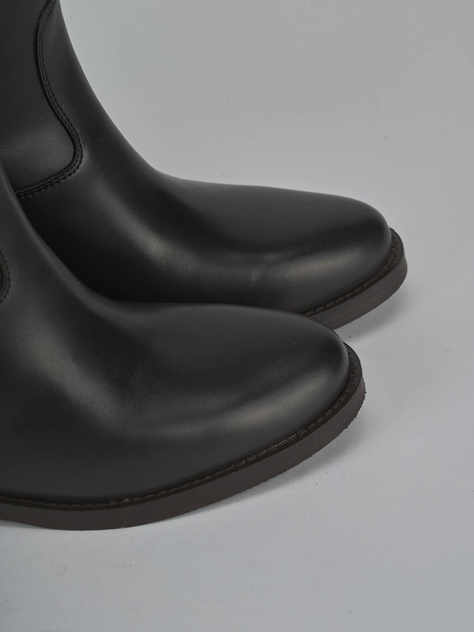 Low heel boots heel 2 cm dark brown leather