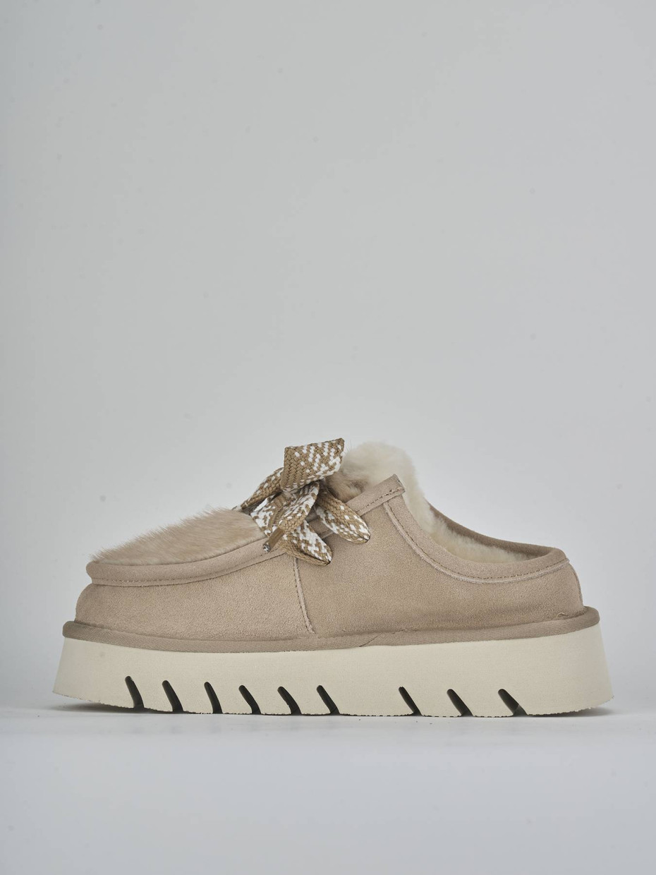 Stivaletti tacco 3cm camoscio beige