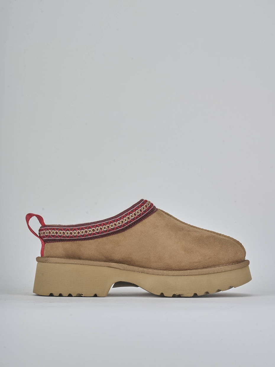 Low heel ankle boots heel 3 cm brown suede