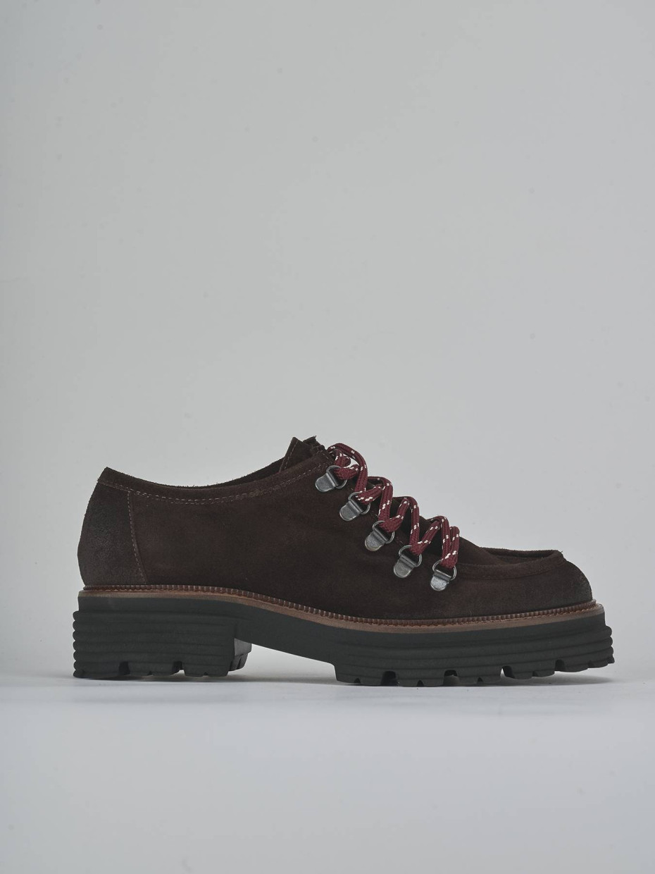 Stringate tacco 3cm camoscio testa