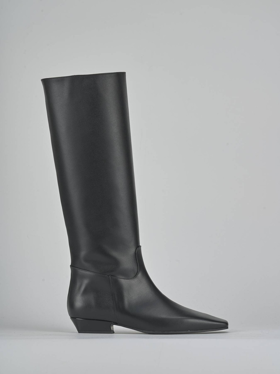 Low heel boots heel 3 cm black leather