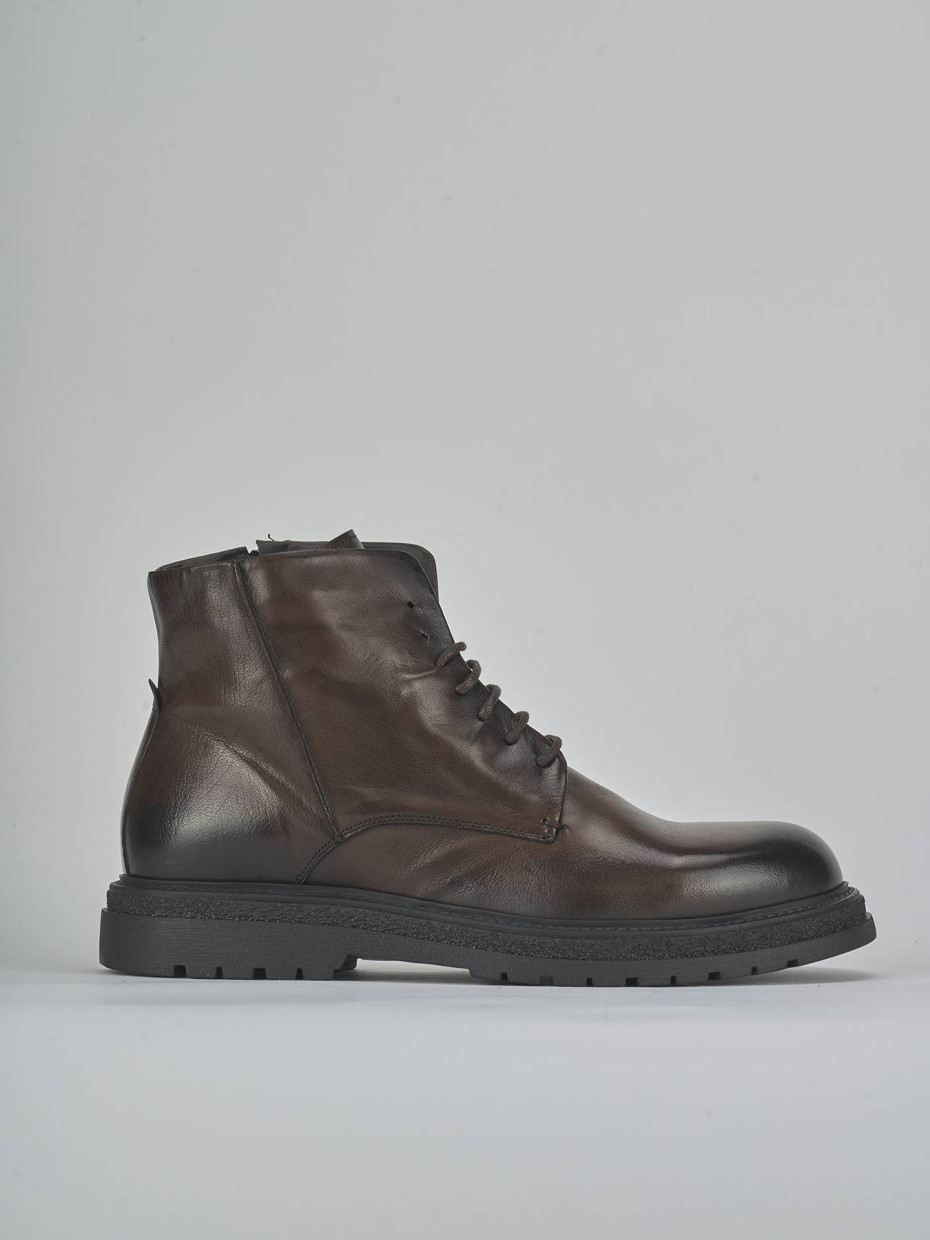 Botas militares marrón oscuro cuero