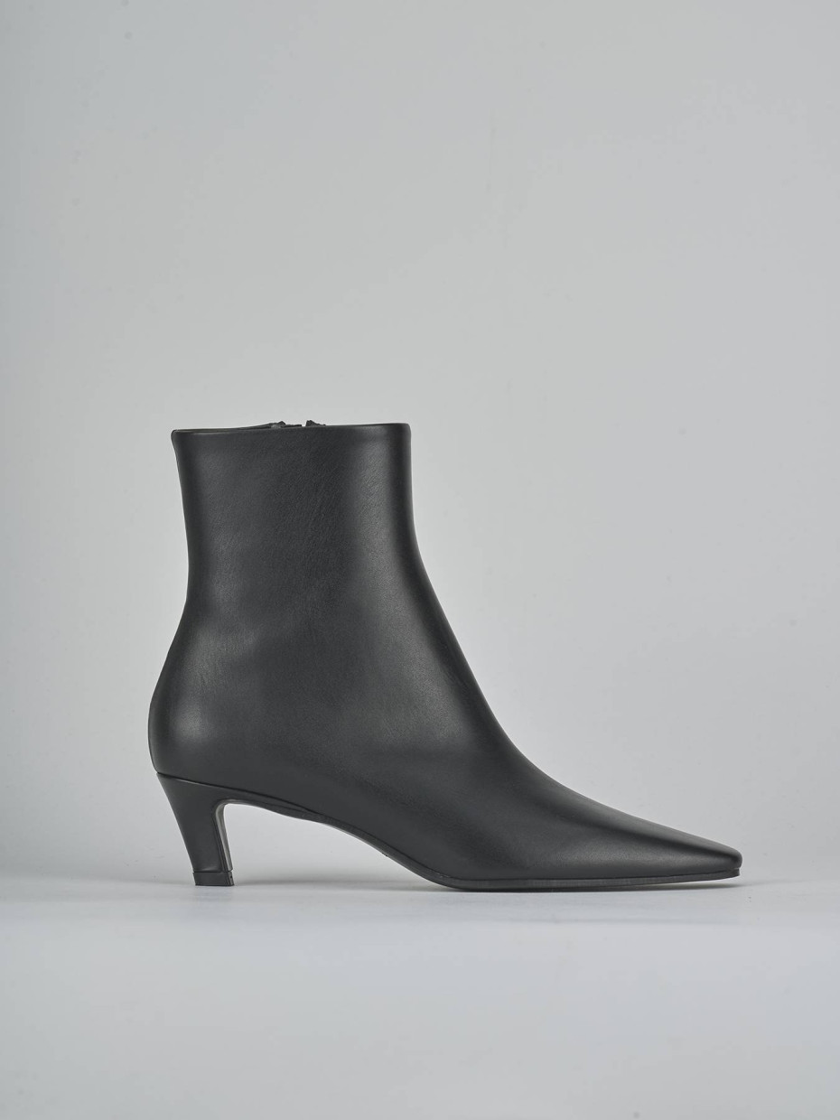 Stivaletti tacco 5cm pelle nero