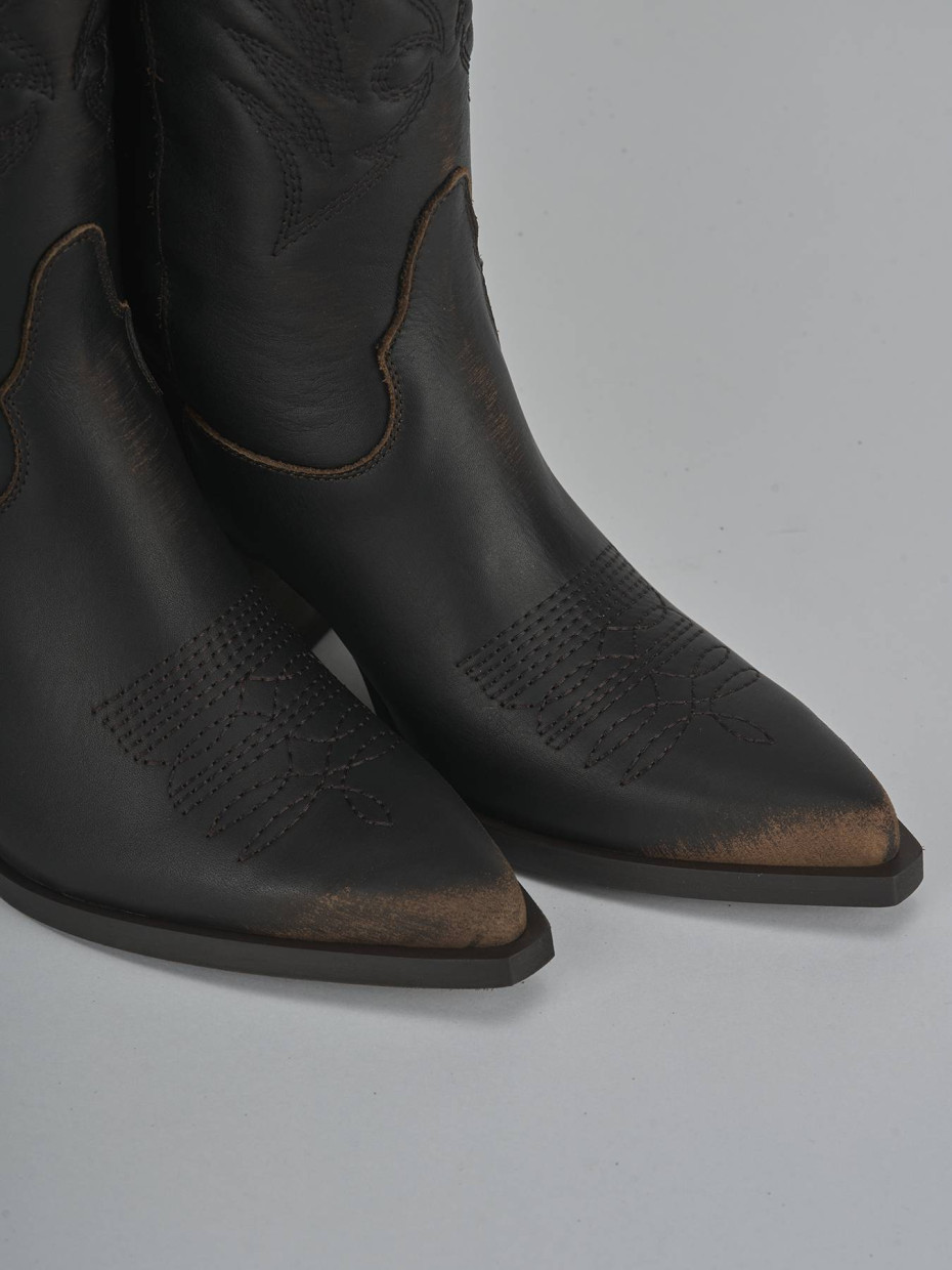 High heel boots heel 5 cm brown leather