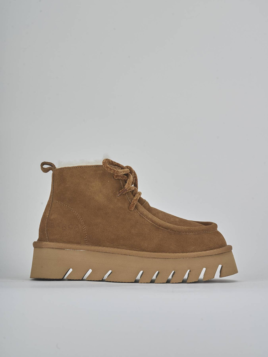 Botines de tacón bajo tacón 3 cm marrón ante
